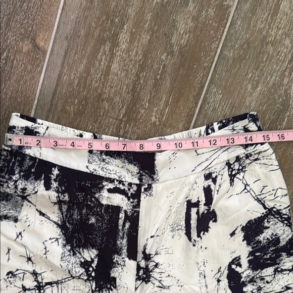 Fashion Nova White and Navy Pants - Picture 4 of 9